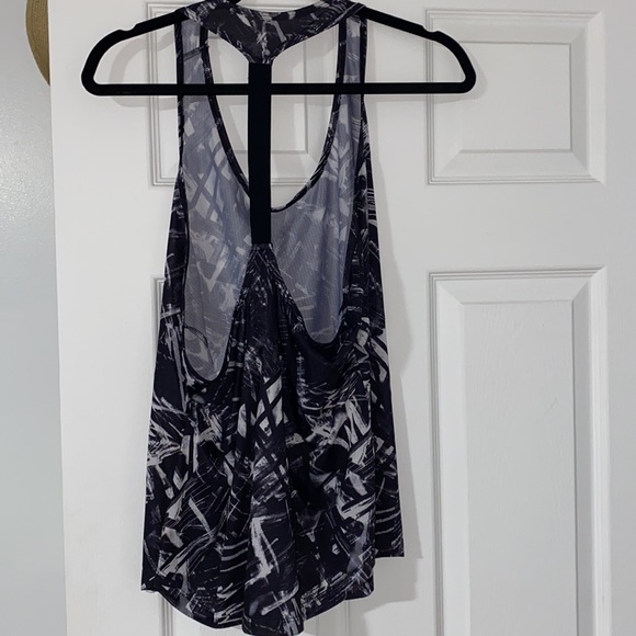 Old Navy workout tank top - Picture 2 of 3